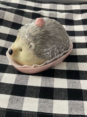 Potters Studio Raccoon shaped covered butter dish/trinket tray - Brand new